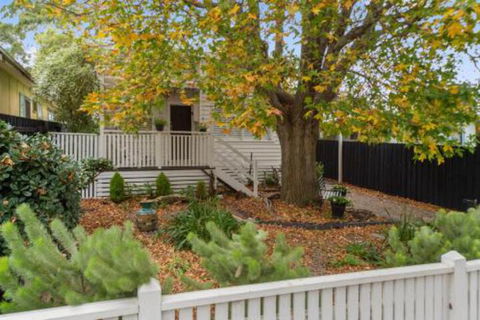 Amber Cottage Luxury Seaside Retreat With Outdoor Spa! - Holiday Byron Bay 6