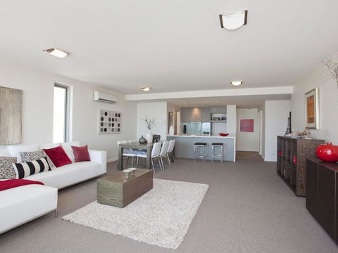 POINT GREY APARTMENT 14 The Point - Holiday Byron Bay 2