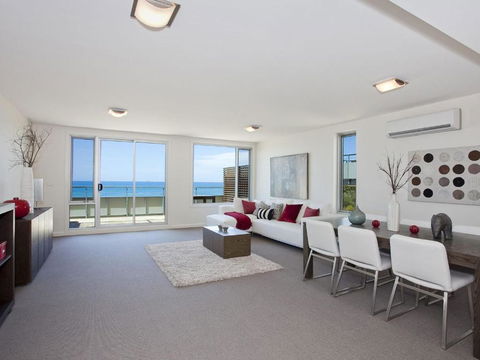 POINT GREY APARTMENT 14 The Point - Holiday Byron Bay 4