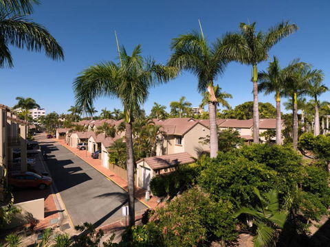 Apartments At 2 Landsborough - Holiday Byron Bay 2