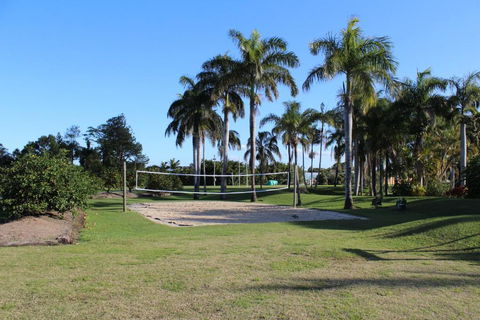 Apartments At 2 Landsborough - Holiday Byron Bay 6