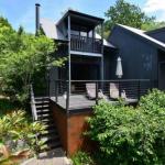 Cloudsong Chalet 3 Close To The Village Centre! - Holiday Byron Bay 0