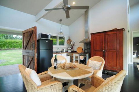 Willabrook Retreat Mojo Cottage Romantic Escape! - Holiday Byron Bay 4