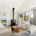 Treetops Newly Renovated In The Village! - Holiday Byron Bay 0