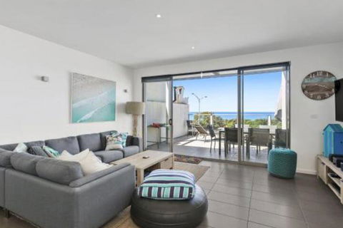 WATERFRONT SEVEN In The Heart Of Lorne - Holiday Byron Bay 5