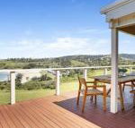Beachview walking track straight down to the beach - Holiday Byron Bay