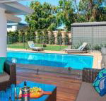 Emerald coastal walk swimming pool pet friendly - Holiday Byron Bay