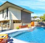 Isthmus on Jones Beach - Holiday Byron Bay