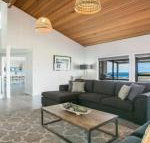 Ohana Oasis front row to reserve beach  ocean - Holiday Byron Bay