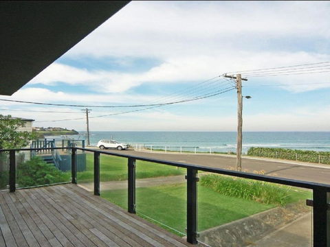 Prime Position Across From Seven Mile Beach - Holiday Byron Bay 3