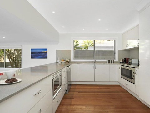 Santa Barbara On Bombo Beach - Holiday Byron Bay 1