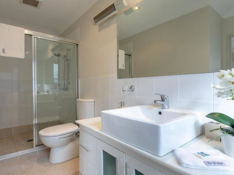 Shore To Please Comfort Cafes & Beaches - Holiday Byron Bay 1