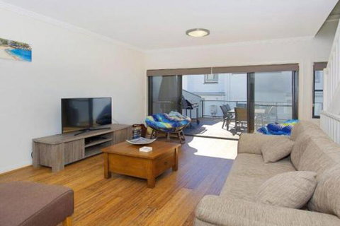 Surf Beach Townhouse - Holiday Byron Bay 7