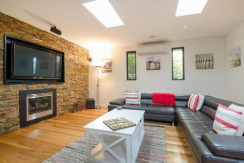 PIER 55 DROMANA... - Holiday Byron Bay 0