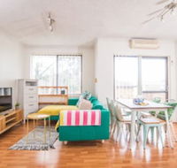 Simple Comfort 2bed1bath Unit in Meadowbank - Holiday Byron Bay