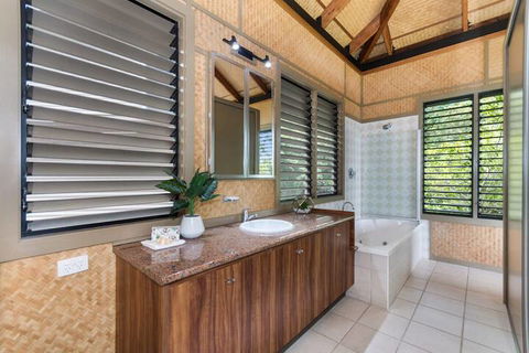 Absolute Beachfront - Holiday Byron Bay 7
