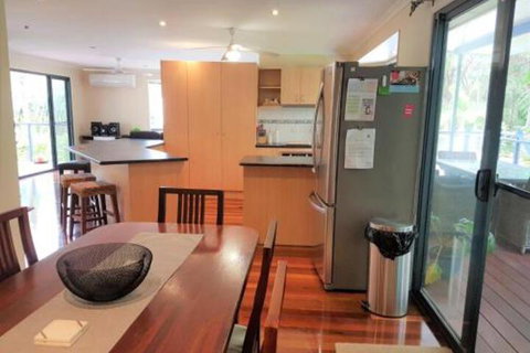 10 Naiad Court Beach Retreat In The Bush - Holiday Byron Bay 3