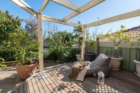 ULTRA SPACIOUS STYLISH HOME In PRESTONS SYDNEY - Holiday Byron Bay 5