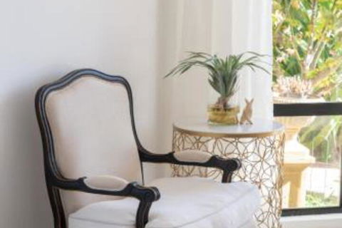 ULTRA SPACIOUS STYLISH HOME In PRESTONS SYDNEY - Holiday Byron Bay 4