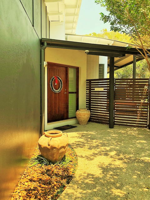 Casuarina Cabana - Holiday Byron Bay 0