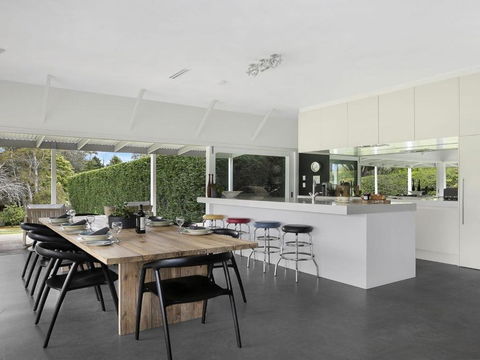 Greywood Classic Highlands Charm & Serene Living - Holiday Byron Bay 3