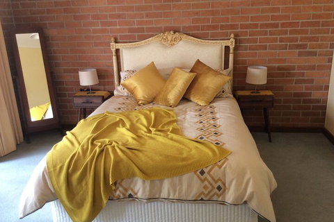 Dunolly Broadway B&B - Holiday Byron Bay 1