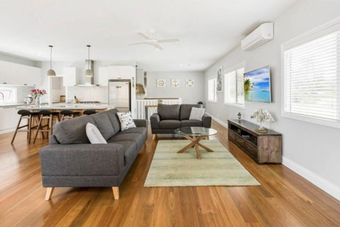 HALE KUPA Rye Beach House Spa Table Tennis - Holiday Byron Bay 5