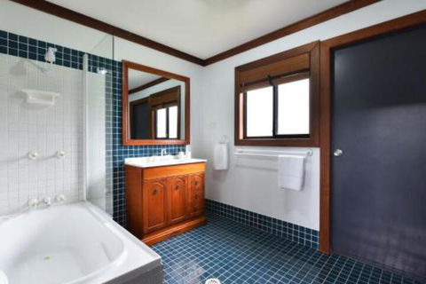 Kelman Cottage Tucked Away With Pool + Native Wildlife - Holiday Byron Bay 5