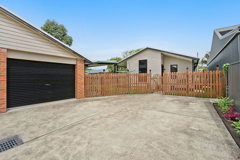 Newcastle Short Stay Apartments - Glebe Road Adamstown - Holiday Byron Bay 0