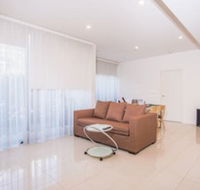 Spacious And Cozy Zetland Apartment - Holiday Byron Bay