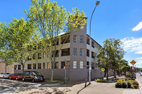 Woolloomooloo Modern Apartment 12 BRK - Holiday Byron Bay 1