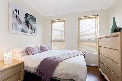 Woolloomooloo Modern Apartment 12 BRK - Holiday Byron Bay 6