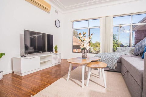 Comfy Denistone 3Bedroom Home (5Min Walk To Train) - Holiday Byron Bay 6