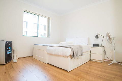 Spacious & Cozy Apartment In Heart Of Redfern - Holiday Byron Bay 1
