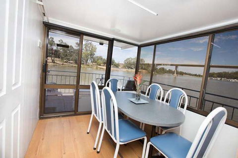 All Seasons Houseboats - Holiday Byron Bay 5