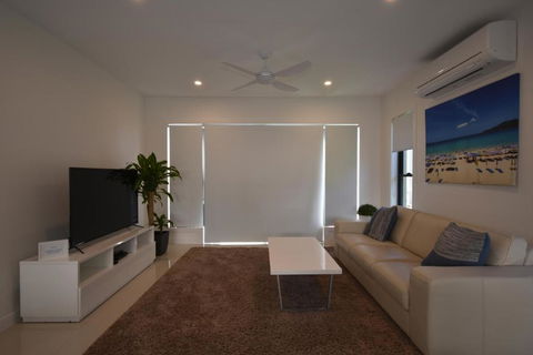The Shae Luka Private Apartment - Holiday Byron Bay 3