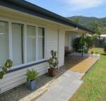 Edge Hill Clean  Green Cairns 7 Minutes from the Airport 7 Minutes to Cairns CBD  Reef Fleet Terminal - Holiday Byron Bay