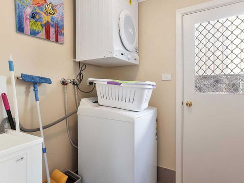 Tomaree Townhouse 5 / 26 28 Tomaree Street Large Air Conditioned Townhouse & WIFI - Holiday Byron Bay 5