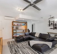 Luxury PoolSide Apartment In Beachfront - Holiday Byron Bay