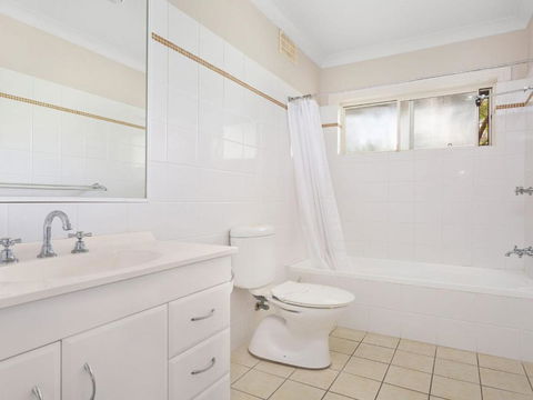 Tokelau 3 Tuncurry Townhouse - Holiday Byron Bay 2