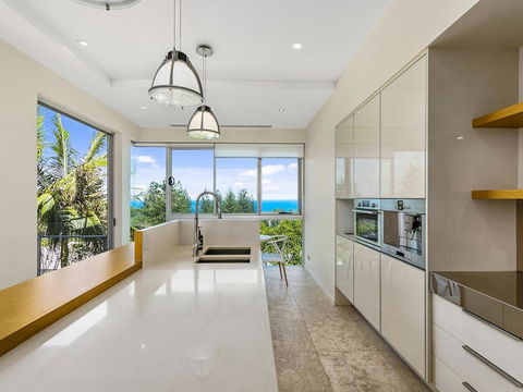 Platinum Status Sunshine Beach - Holiday Byron Bay 1