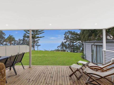 Toukley Waterfront Oasis - Holiday Byron Bay 6