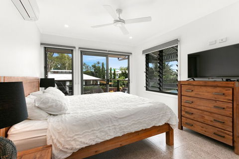 Tropical Beachside Oasis In Clifton Beach - Holiday Byron Bay 2