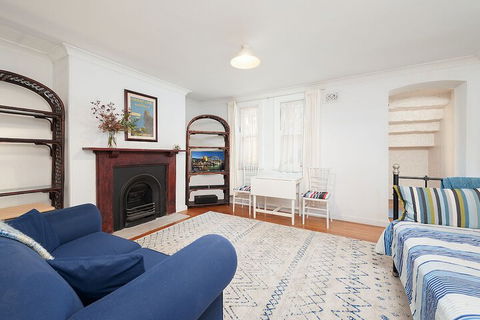 Charming Centrally Located 2 Bedroom Accommodation - Holiday Byron Bay 5