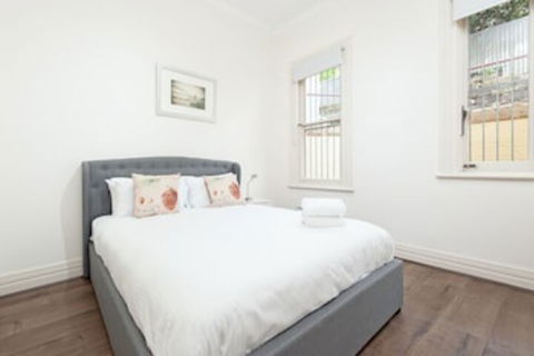 Stunning Sydney Home 2 - Holiday Byron Bay 0