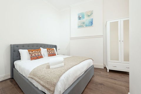 Stunning Sydney Home 2 - Holiday Byron Bay 7
