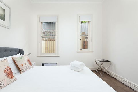 Stunning Sydney Home 2 - Holiday Byron Bay 6