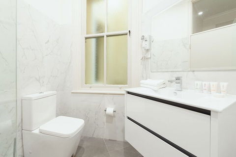 Stunning Sydney Home 2 - Holiday Byron Bay 4
