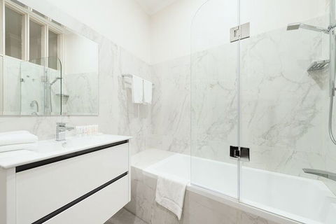 Stunning Sydney Home 2 - Holiday Byron Bay 5