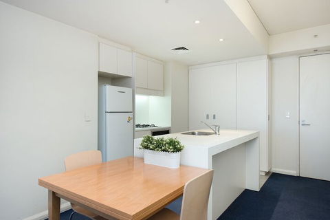 Barangaroo City View H329 - Holiday Byron Bay 6